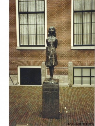 Statue of Anne Frank